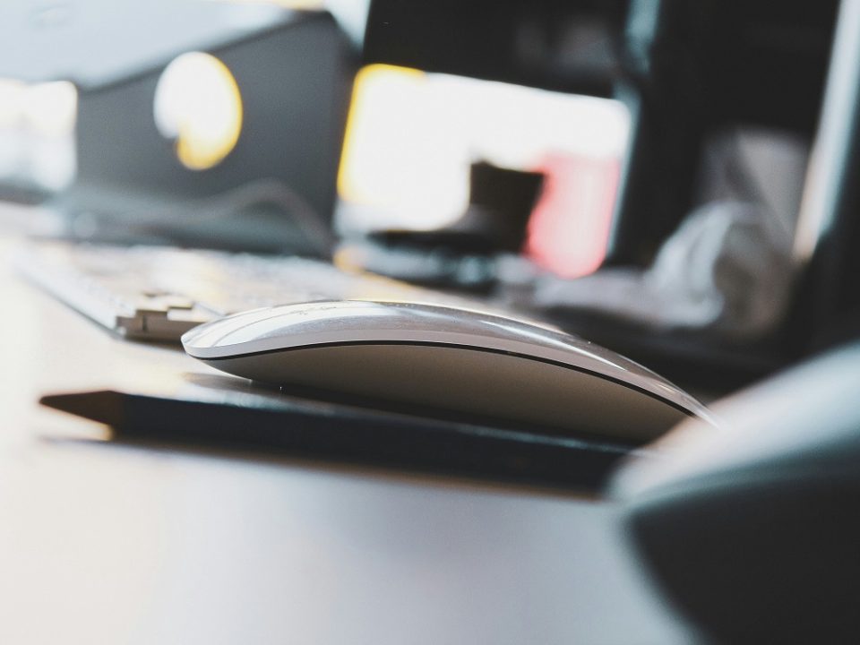 What does Click-through rate (CTR) tell us about our website - Marketing Online