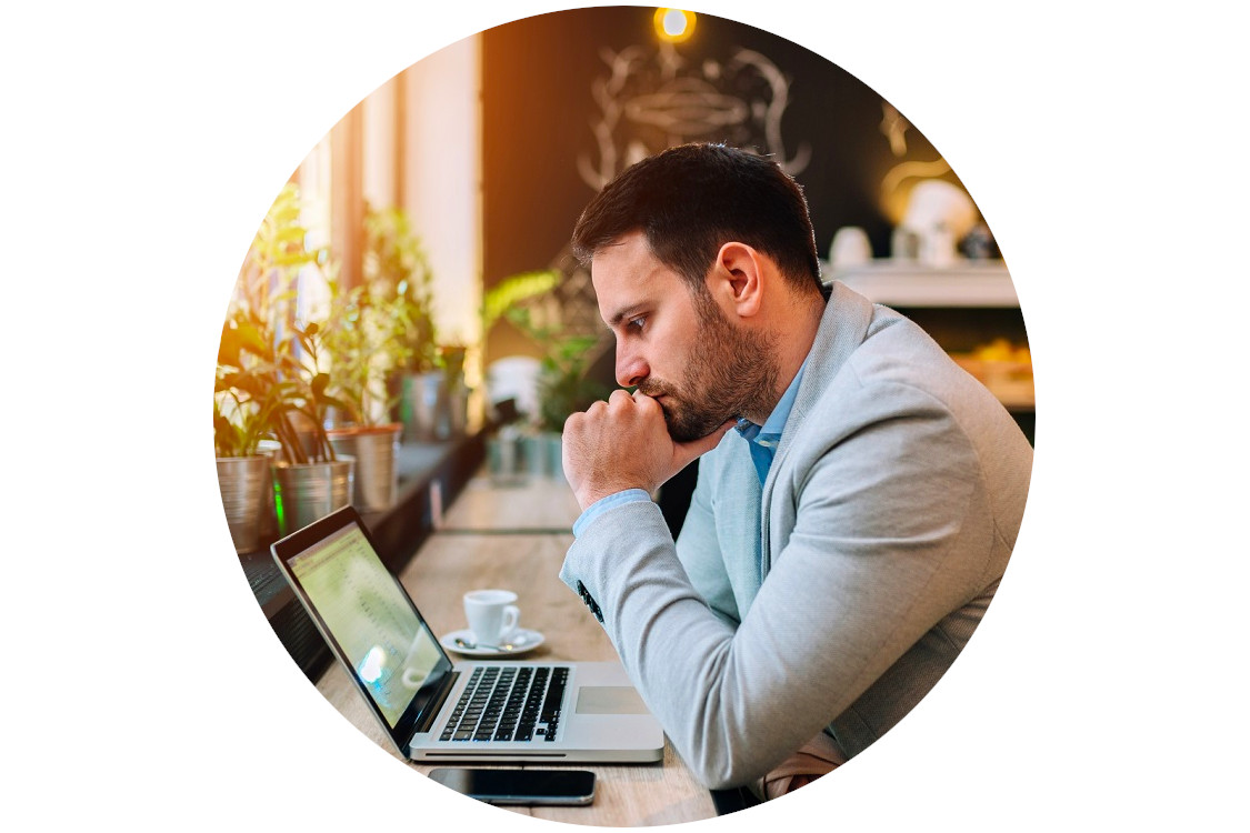 Artykuł jest skierowany do właścicieli firm, marketerów i osób rozwijających nowe produkty lub usługi – tych, którzy chcieliby korzystać z Google Ads, ale mają wątpliwości, bo... nikt jeszcze nie wpisuje ich oferty w wyszukiwarkę.