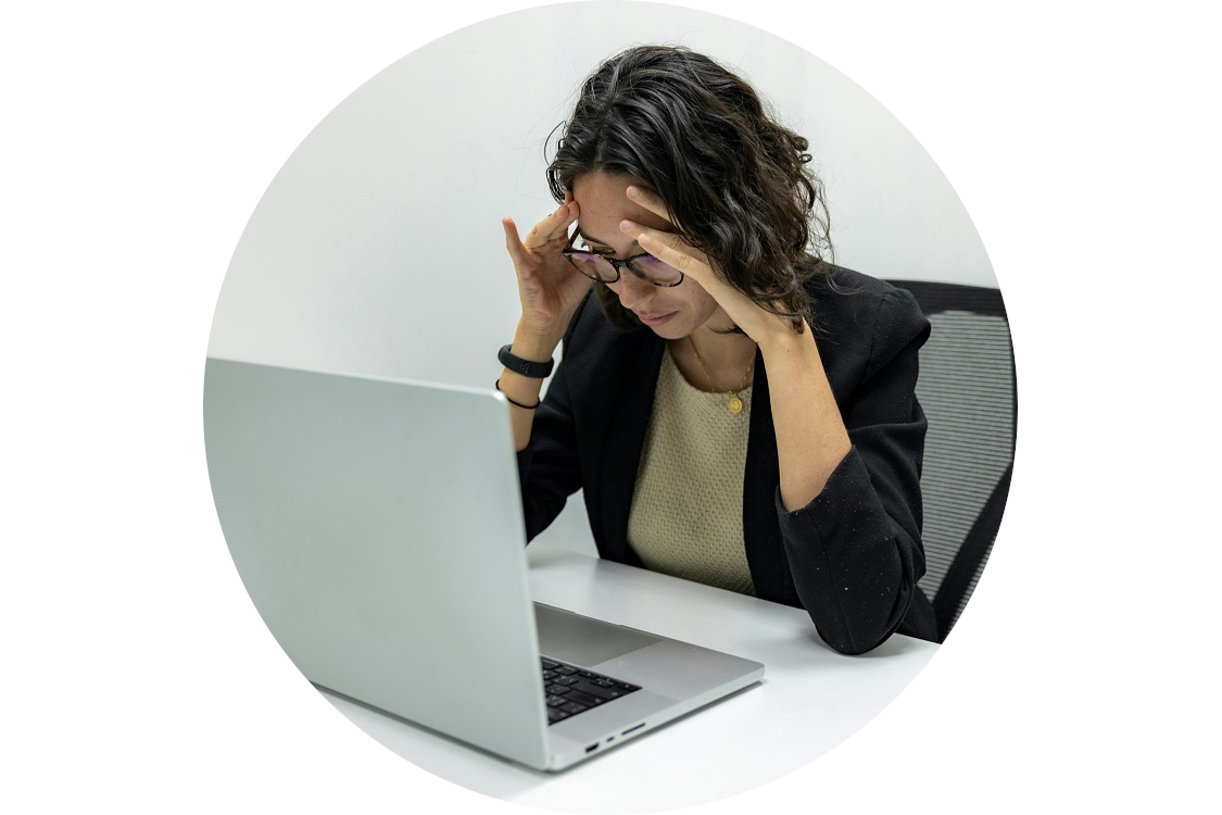 a&nbsp;really stressed businesswoman